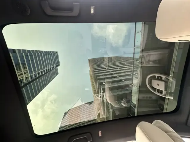 Li Auto Li Auto i6 2025 4WD Base Model — Фото автомобиля 13
