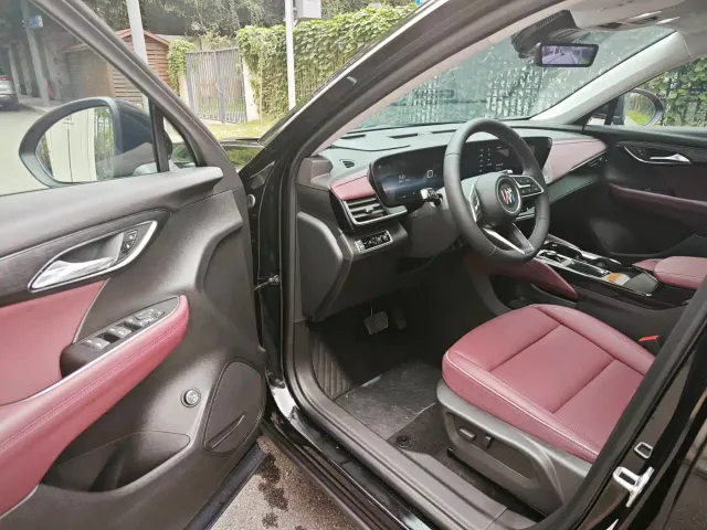 Buick Envision Plus — Фото автомобиля 13