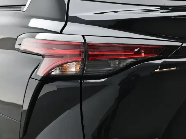 Toyota Granvia — Фото автомобиля 7