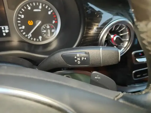 Mercedes-Benz Vito 2021 2.0T Business Edition 7-seater — Фото автомобиля 13