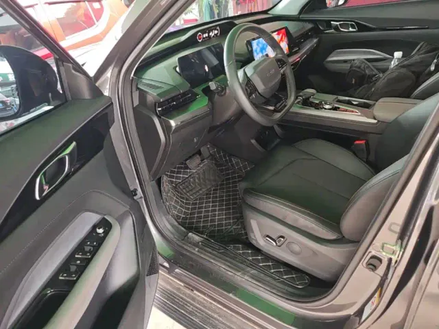 Changan Z6 — Фото автомобиля 15