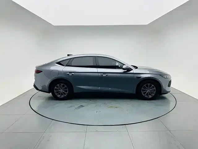 BYD Qin L — Фото автомобиля 7