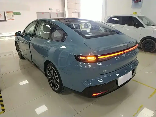 Leapmotor B01 — Фото автомобиля 4