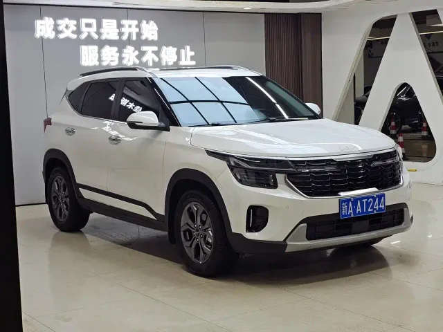 Kia Seltos 2023 1.5L CVT Luxury Edition — Фото автомобиля 3
