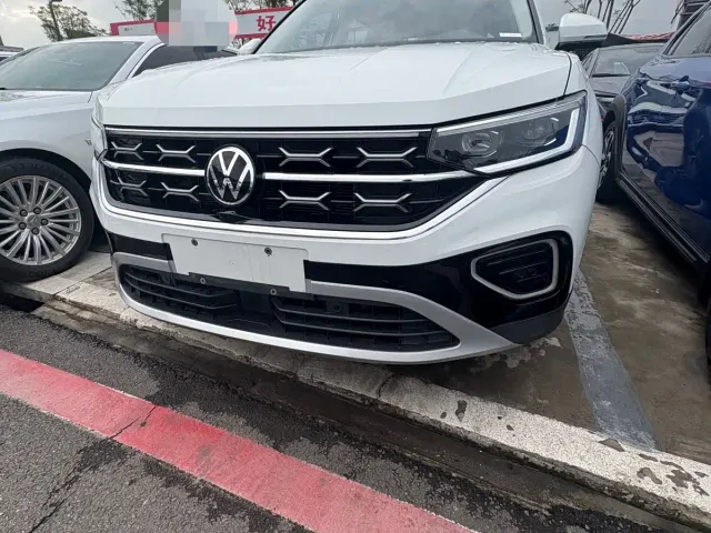 Фотография автомобиля — Volkswagen Tayron