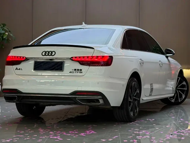 Audi A4L — Фото автомобиля 18
