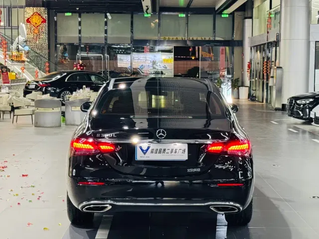 Mercedes-Benz E-Class — Фото автомобиля 8