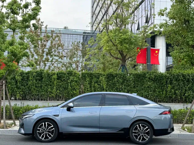 Xpeng P5 — Фото автомобиля 8