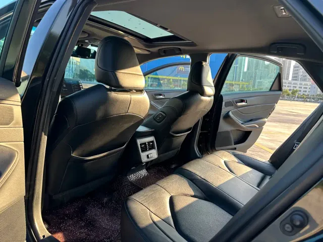 Toyota Avalon — Фото автомобиля 8