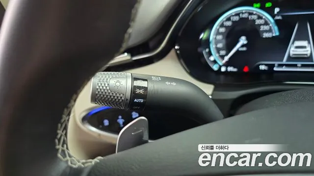 Genesis GV70 — Фото автомобиля 27