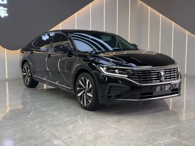 Volkswagen Passat — Фото автомобиля 3