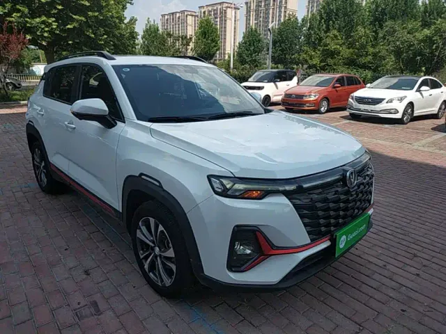 Changan CS35 Plus — Фото автомобиля 3