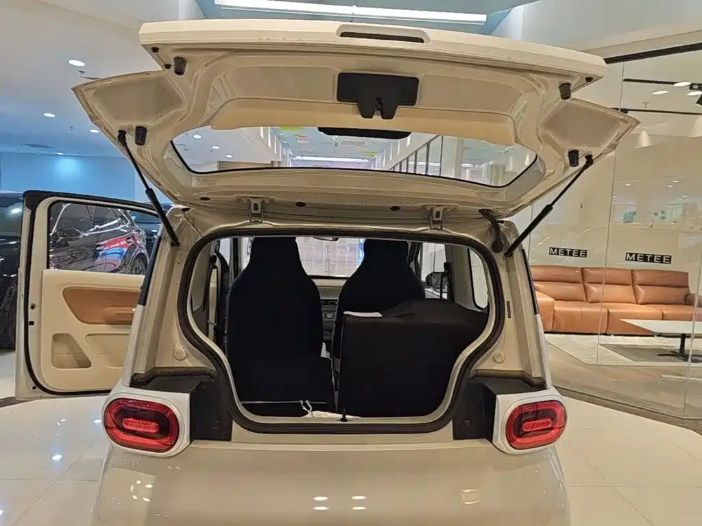 Wuling Motors Hongguang MINIEV 2024 3rd Generation 215km Youth Edition — Фото автомобиля 21