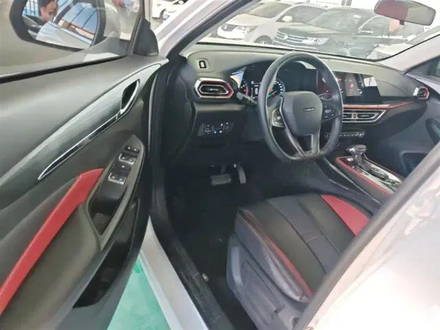 Changan Oushang X5 — Фото автомобиля 15