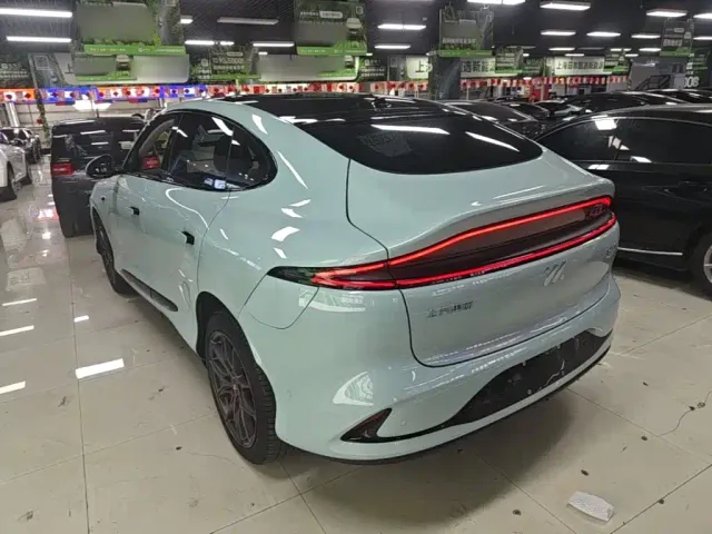 IM Motors LS6 — Фото автомобиля 4