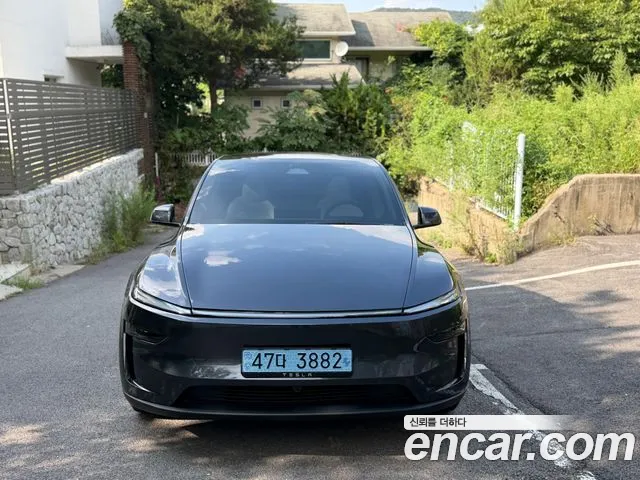 Tesla Model Y — Фото автомобиля 2