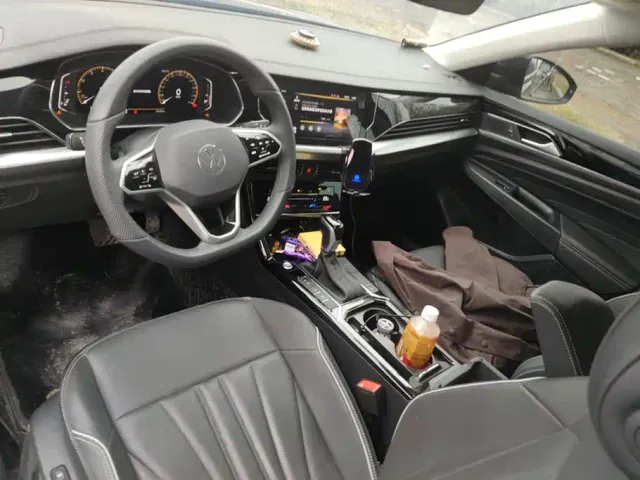 Volkswagen Passat — Фото автомобиля 12