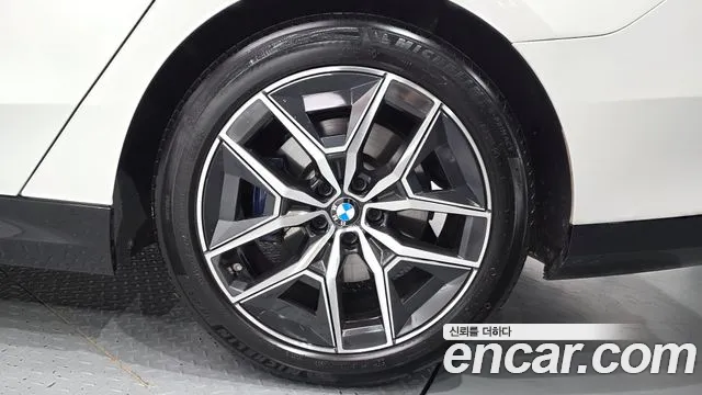 BMW 5 Series G60 — Фото автомобиля 6