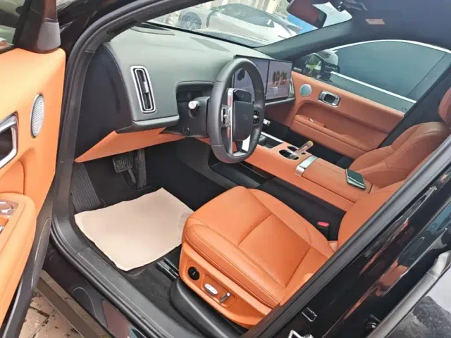Li Auto L6 — Фото автомобиля 15