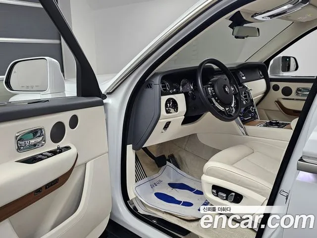 Rolls-Royce Cullinan — Фото автомобиля 11