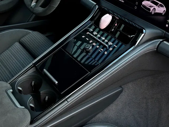 Porsche Panamera — Фото автомобиля 11