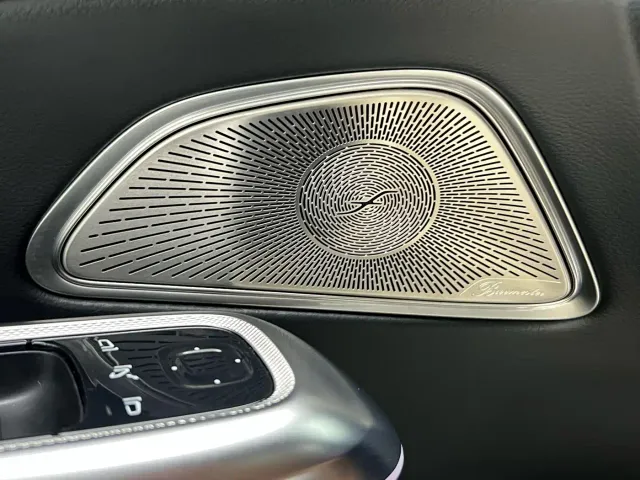 Mercedes-Benz E-Class — Фото автомобиля 18