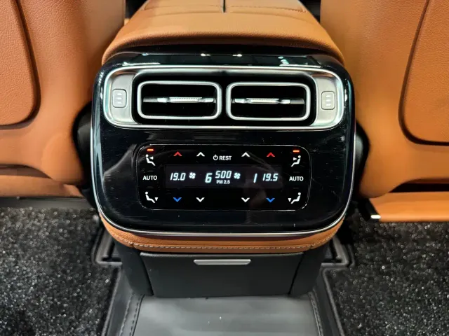 Mercedes-Benz S-Class — Фото автомобиля 22