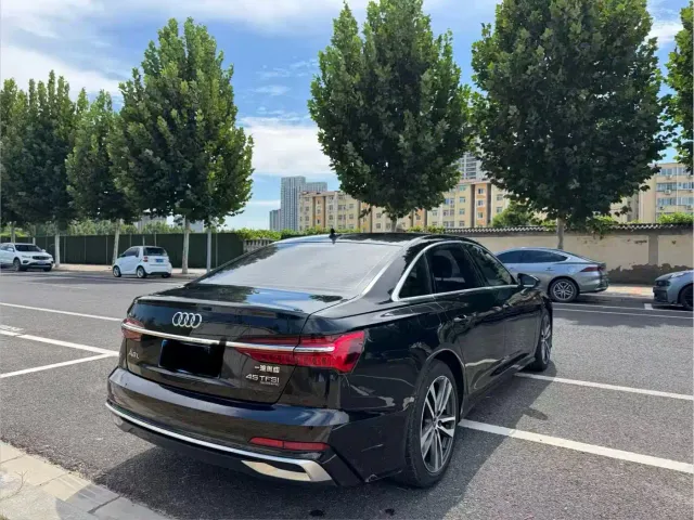 Audi A6L — Фото автомобиля 9