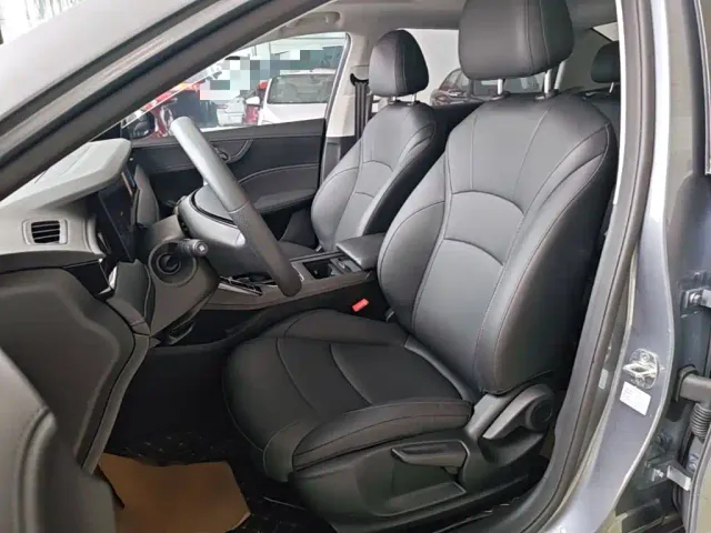 Roewe i5 — Фото автомобиля 14