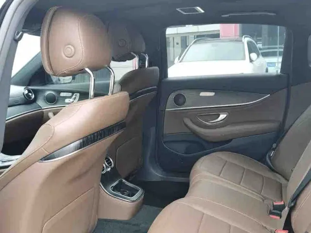 Mercedes-Benz E-Class — Фото автомобиля 7