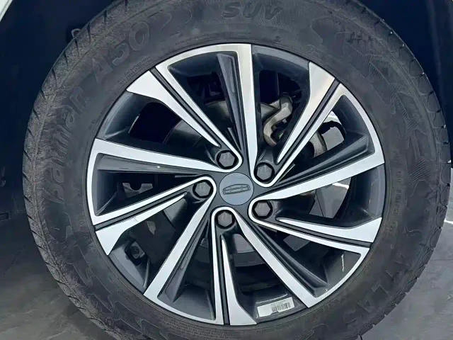 Geely Vision X6 — Фото автомобиля 14