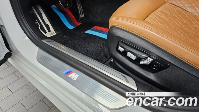 BMW 7-Series — Фото автомобиля 17