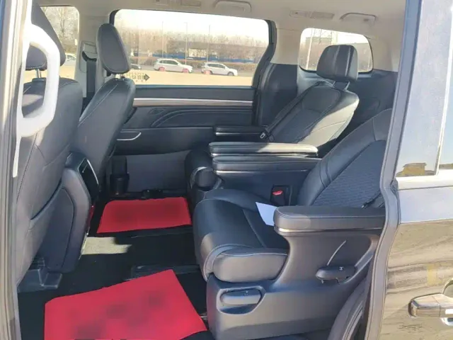 GAC Trumpchi M8 — Фото автомобиля 16