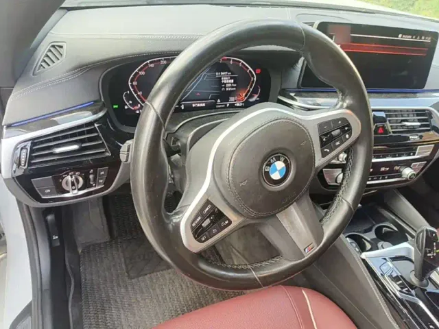 BMW 5 Series — Фото автомобиля 14