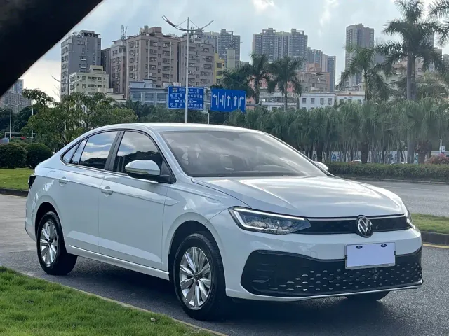 Volkswagen Lavida — Фото автомобиля 3