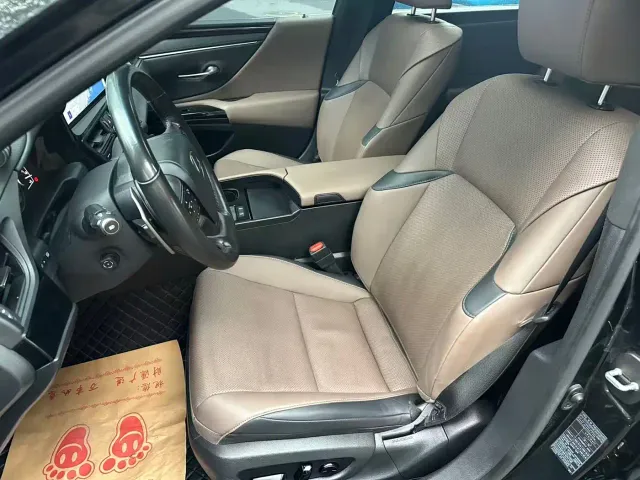 Lexus ES — Фото автомобиля 6