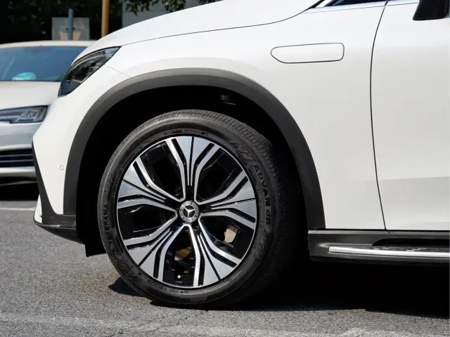 Mercedes-Benz EQE SUV — Фото автомобиля 8