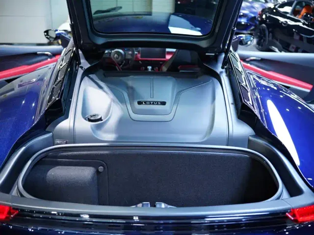 Lotus Emira — Фото автомобиля 27