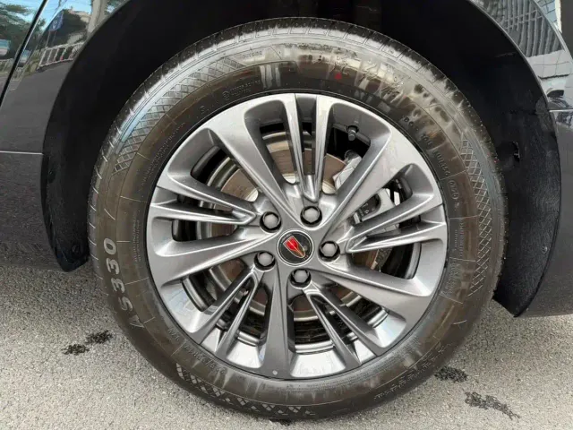 Hongqi H5 — Фото автомобиля 15