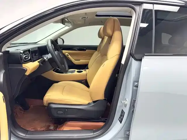Leapmotor C11 — Фото автомобиля 5