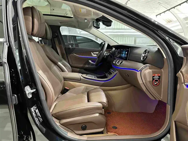 Mercedes-Benz E-Class — Фото автомобиля 25