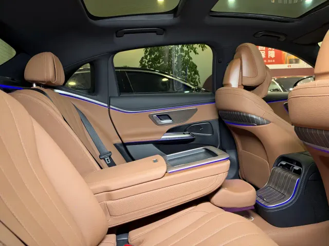 Mercedes-Benz E-Class — Фото автомобиля 15