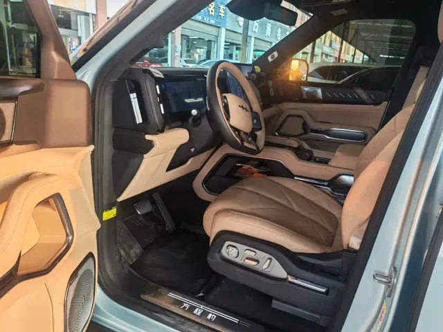 BYD FangChengBao Leopard 8 — Фото автомобиля 8