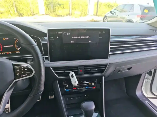 Volkswagen Tiguan X — Фото автомобиля 12