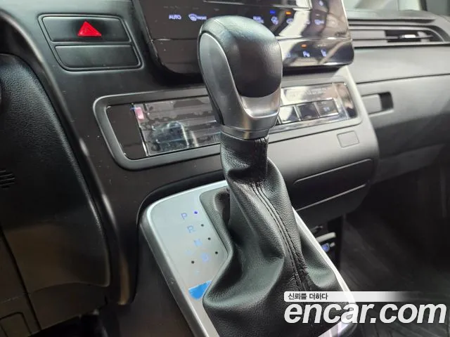 Hyundai Staria — Фото автомобиля 9