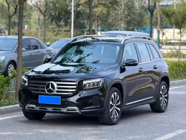 Фотография автомобиля — Mercedes-Benz GLB-Class