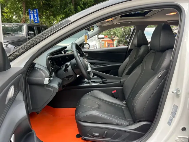 Hyundai Elantra — Фото автомобиля 8
