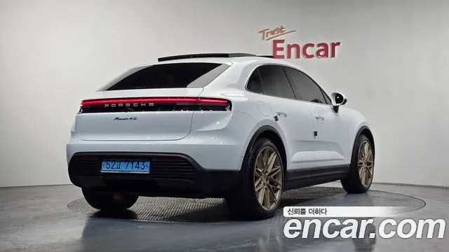 Porsche Macan — Фото автомобиля 2