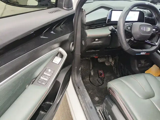 Geely Boyue — Фото автомобиля 15