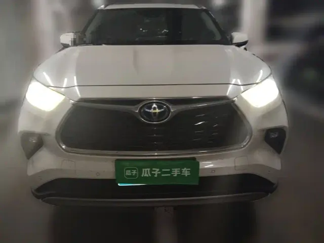 Toyota Highlander — Фото автомобиля 22